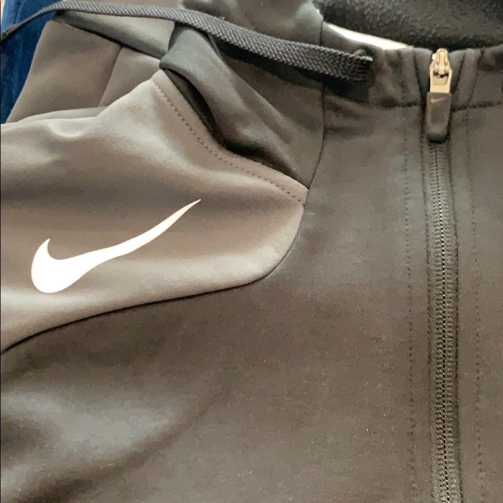 Men’s NIKE therma-fit St. John Bosco jacket - Picture 7 of 7